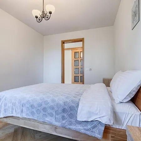 Wygodny Julianow Arturowek Apartment *
